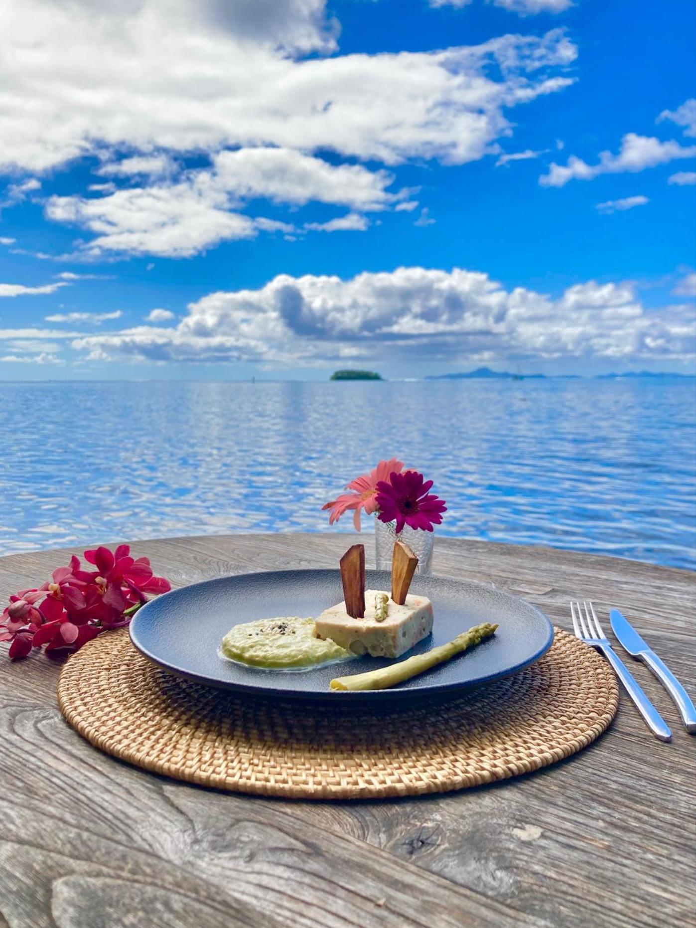 Opoa Beach Hotel Eksteriør bilde