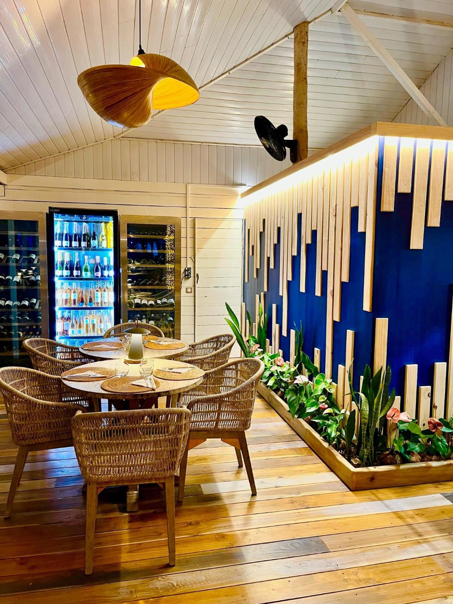 Opoa Beach Hotel Eksteriør bilde