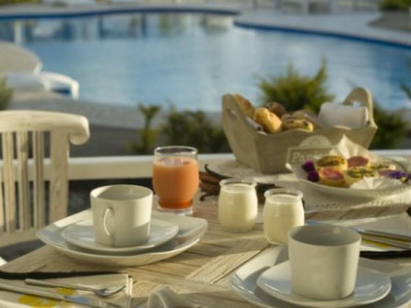 Opoa Beach Hotel Eksteriør bilde